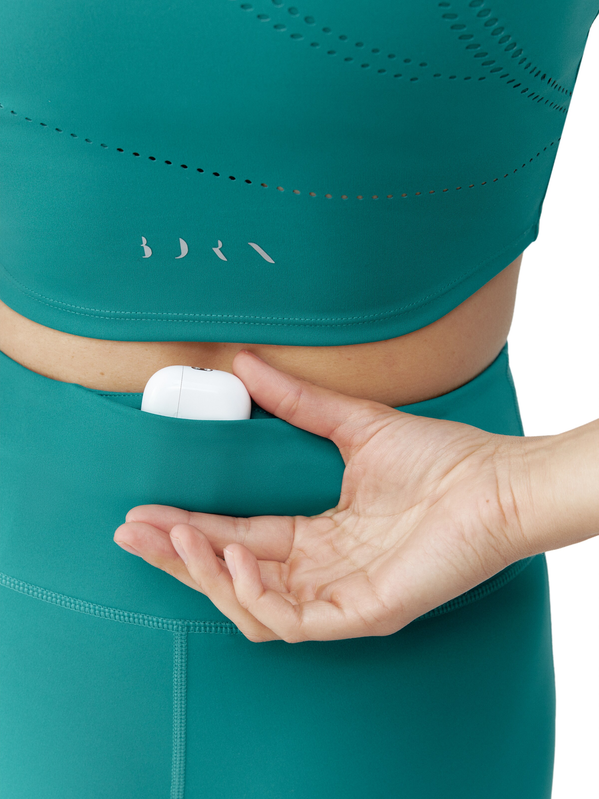 Born Living Yoga Functioneel shirt 'Zenda' in Groen