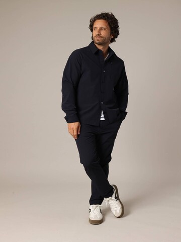 Coupe regular Chemise 'ENRIQUE' Deeluxe en bleu
