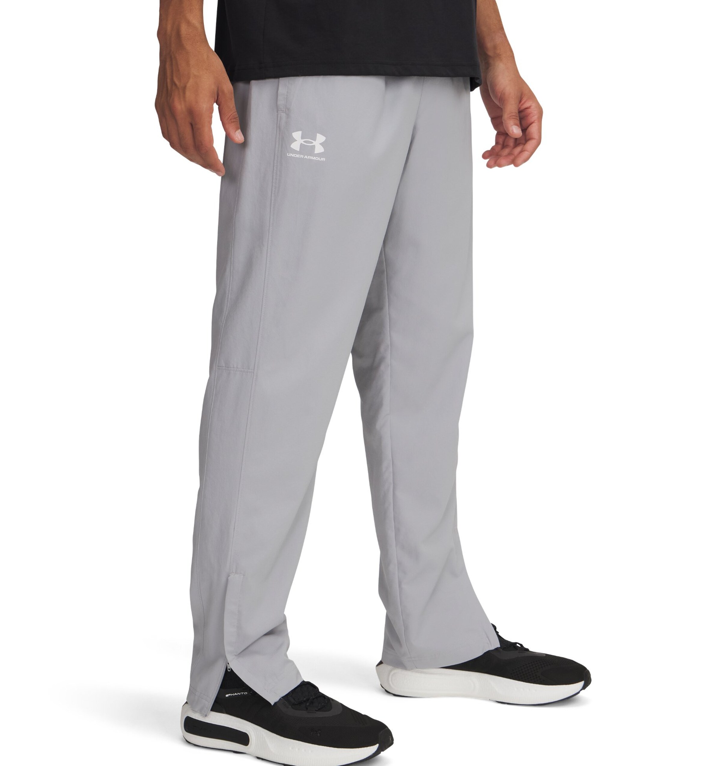 UNDER ARMOUR Regular Hose in Grau