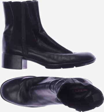 PRADA Stiefelette 35,5 in Schwarz: predná strana