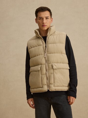 Gilet 'Torge' DAN FOX APPAREL en gris : devant
