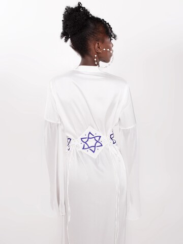 UVIA - Vestido 'Vestido' en blanco