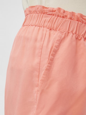 MAMALICIOUS Regular Shorts 'Newbethune' in Orange