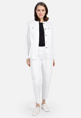 HELMIDGE Between-Season Jacket in White: front