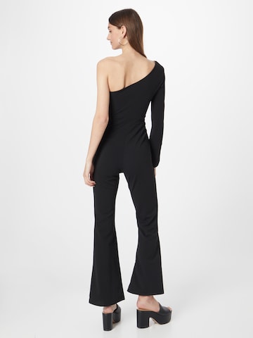 Tuta jumpsuit 'NAYELI' di TFNC in nero