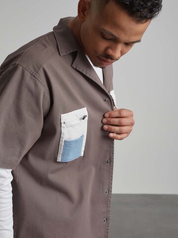 ABOUT YOU x Benny Cristo Regular fit Button Up Shirt 'Samir' in Grey