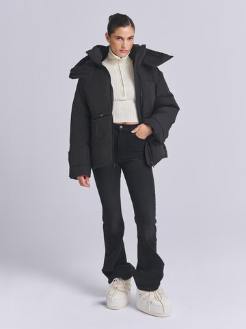 AEMMI Zimní bunda 'OVERSIZED SYN-DOWN WATER REPELLENT PUFFER JACKET' – černá
