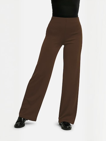 Regular Pantalon ' HENNE ' Liberte Essentiel en marron : devant