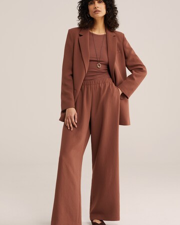 Top di WE Fashion in marrone