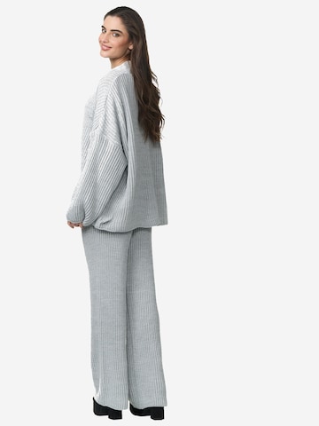 Elara Hausanzug in Grau