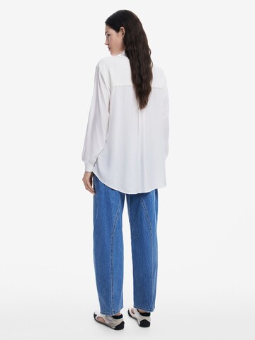 T-shirt '2-in-1' Desigual en blanc