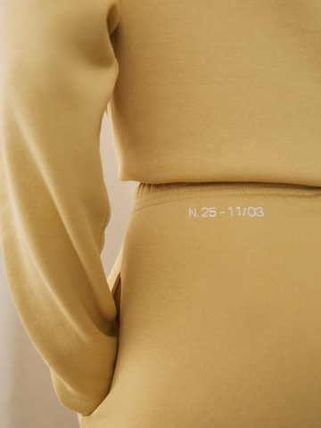 Loosefit Pantaloni 'Dillen' di Kendall for ABOUT YOU in giallo