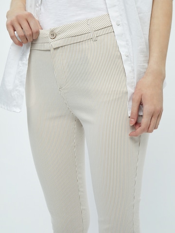 Slimfit Pantaloni 'Carma' di minus in beige