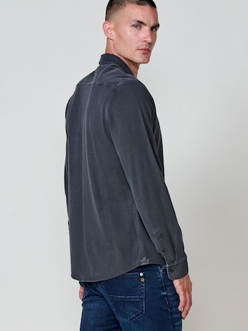 Coupe regular Chemise KOROSHI en noir