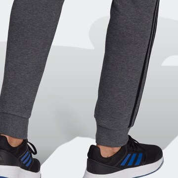 ADIDAS SPORTSWEAR Tapered Sporthose 'Essentials' in Grau