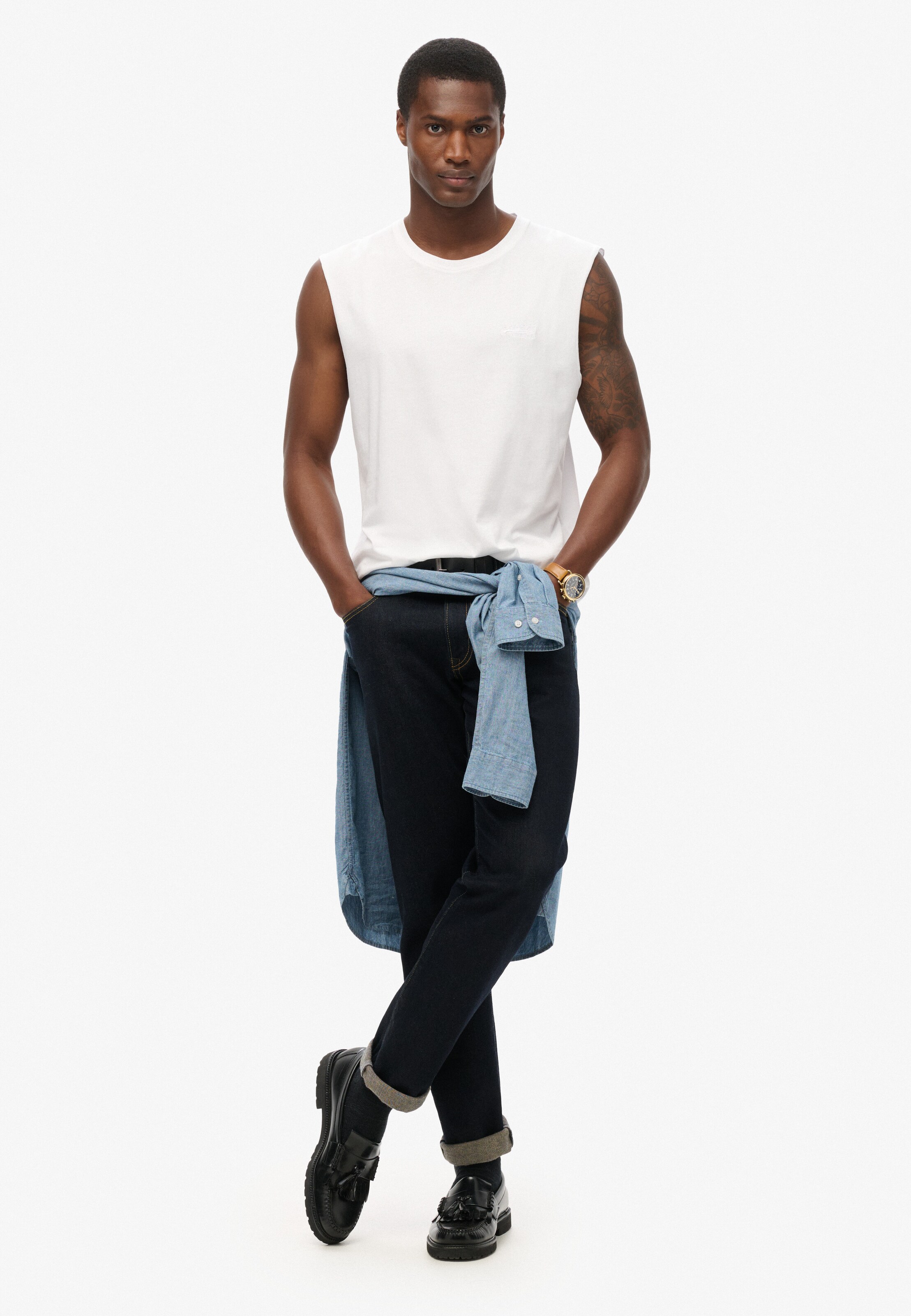 T-Shirt 'Essential' Superdry en blanc