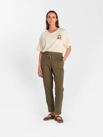 Regular Pantalon chino 'RAVEN' Le Temps Des Cerises en vert