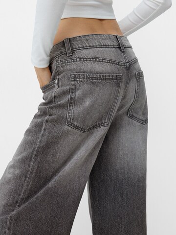 Bershka Loose fit Jeans in Grey