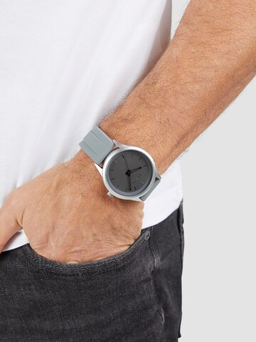 s.Oliver Analoguhr in Grau