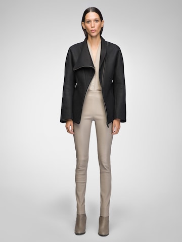 V S P - Chaqueta de invierno 'Leticia' en negro