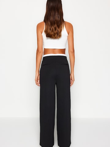 Loosefit Pantalon Trendyol en noir