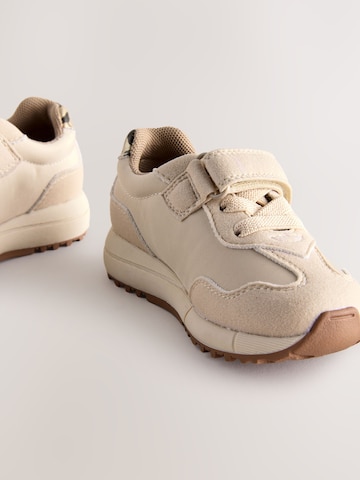 Sneaker de la Next pe bej