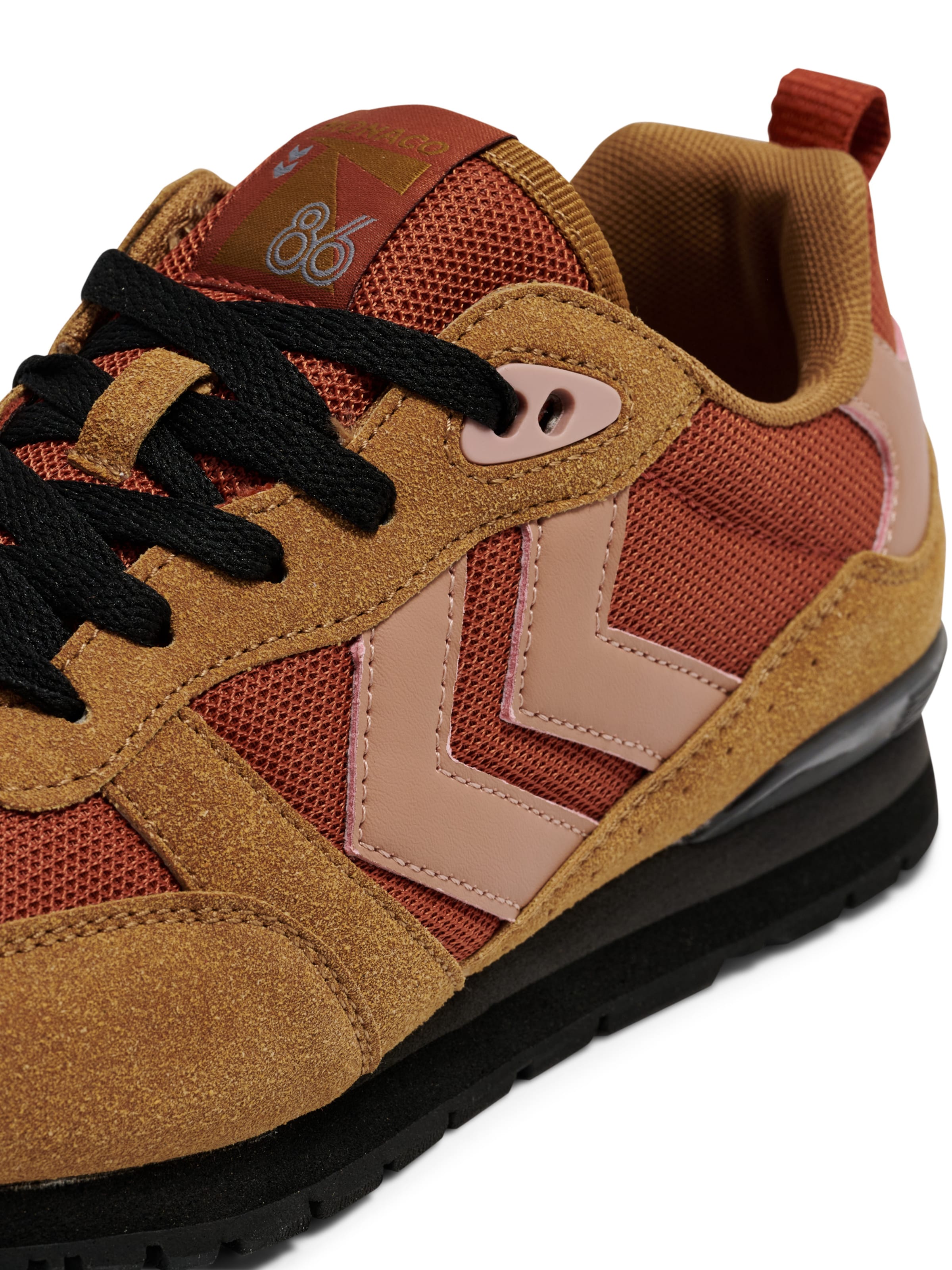 Hummel Sneaker in Braun