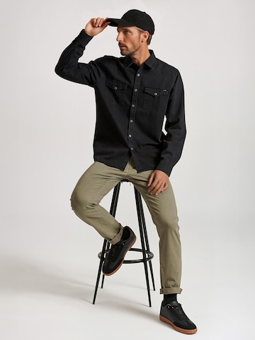 regular Pantaloni chino di Funky Buddha in verde