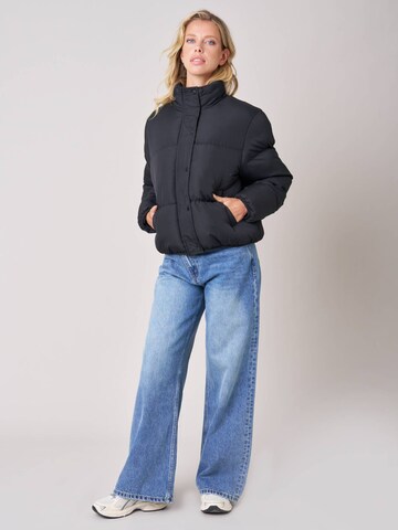 Manteau d’hiver Deeluxe en noir