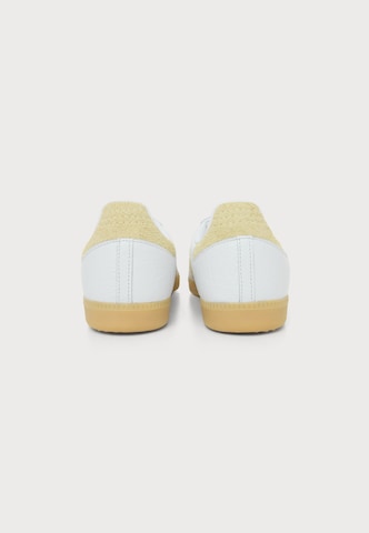 balts ADIDAS ORIGINALS Zemie brīvā laika apavi 'SAMBA'