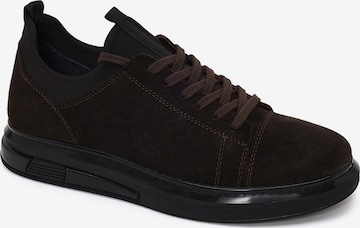 Sneaker bassa di Derimod in marrone: frontale