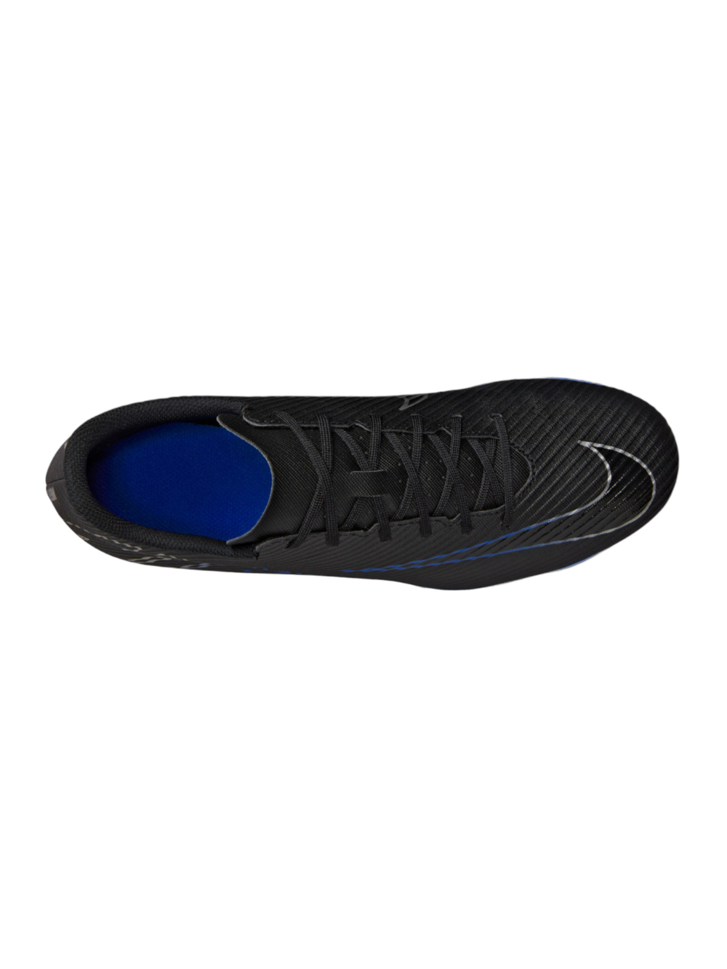 Ghete de fotbal de la NIKE pe negru