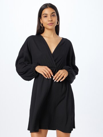 Robe 'Malena' Gina Tricot en noir : devant