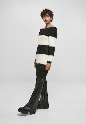 Urban Classics Kleid in Schwarz