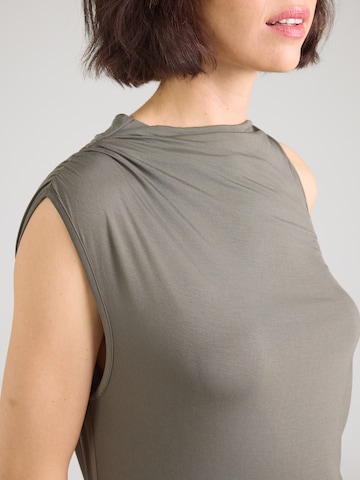 IRO Mekko värissä vihreä