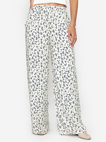 SASSYCLASSY Regular Hose‌‌‌‌‌‌‌‌‌‌ in Weiß