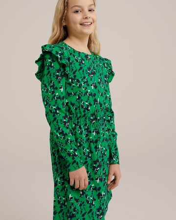 Rochie de la WE Fashion pe verde