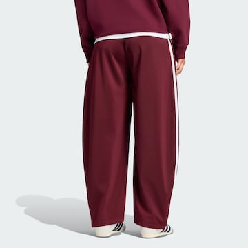 ADIDAS ORIGINALS - Barrel Pantalón 'Firebird' en rojo