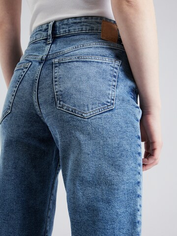 PIECES regular Jeans 'KELLY' i blå
