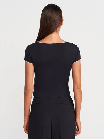 Dilvin Blouse in Black