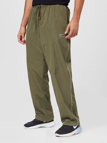 Nike Sportswear Regular Broek in Groen: voorkant