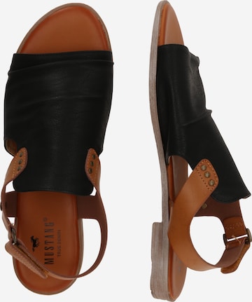 MUSTANG Sandal i svart