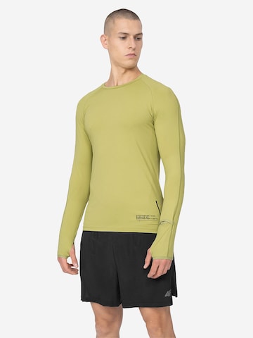 4F Performance Shirt in Green: front