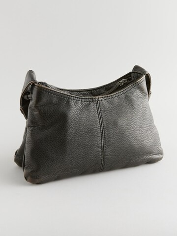 Next Umhängetasche in Schwarz