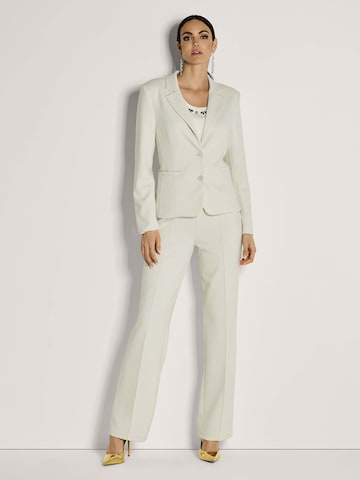MADELEINE Blazer in Weiß