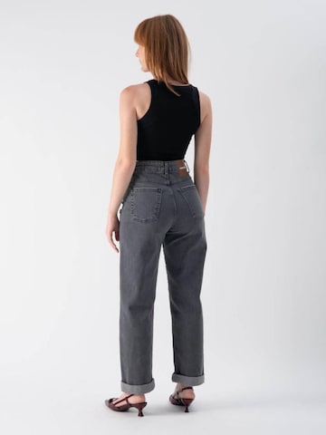 MND Regular Jeans i grå