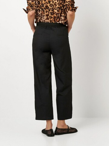 TONI Regular Trousers in Black