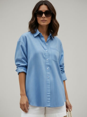 WEARABLE STORIES - Blusa 'Lilah' en azul: frente