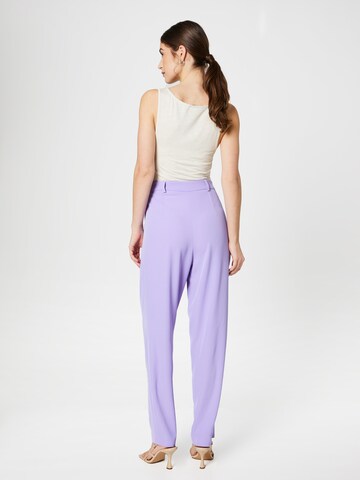 Guido Maria Kretschmer Women Tapered Pleat-Front Pants 'Elenie' in Purple