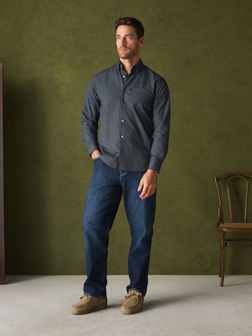 Next - Ajuste regular Camisa 'Easy Iron' en azul